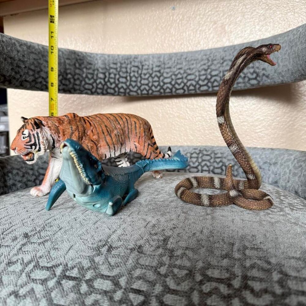 Unbranded multi Action-figures-playsets